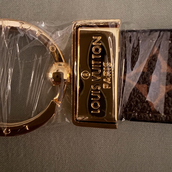LOUIS VUITTON Dragonne Key Holder - Picture 4 of 6